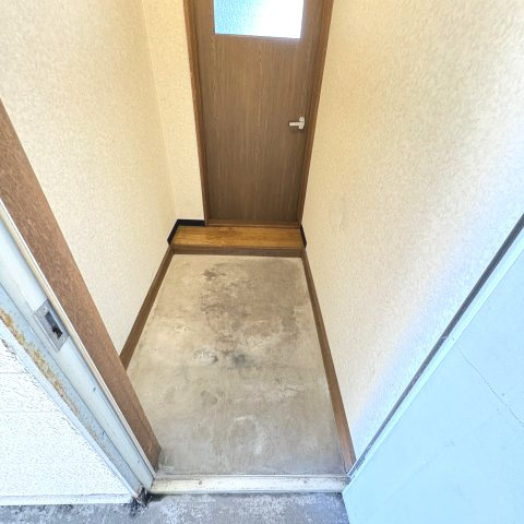 ゆたかハイツの玄関