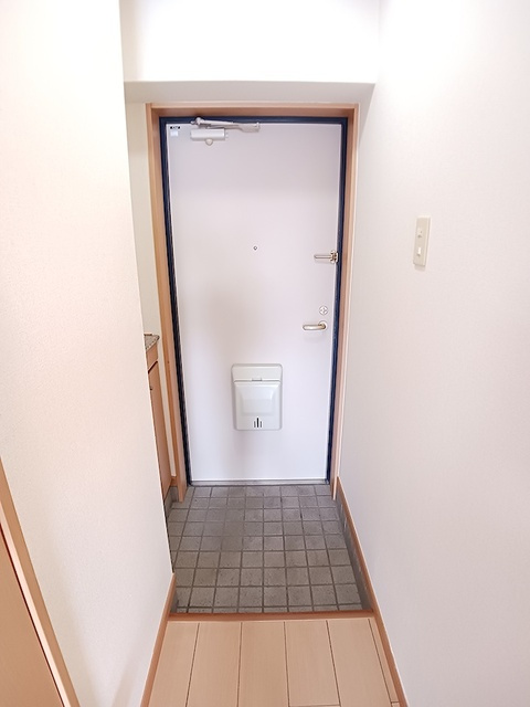 アヴニール東雲の玄関