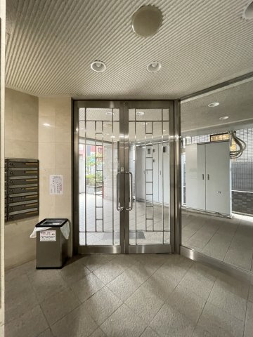 スカイコート高輪のエントランス