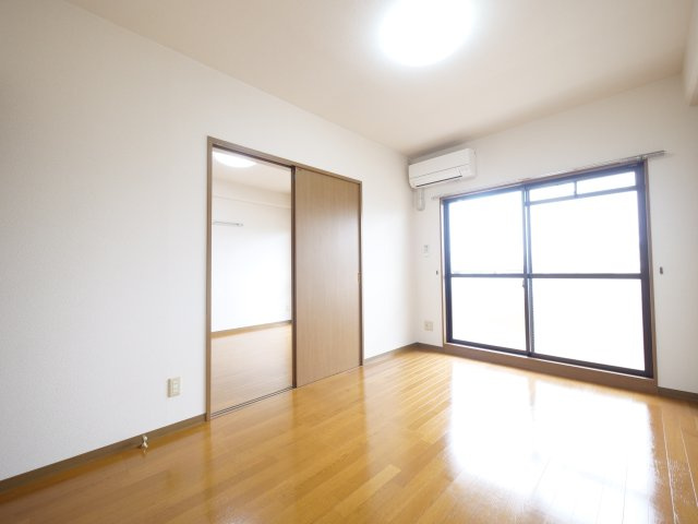 Precious-Kの洋室|※写真は別の部屋のものです。