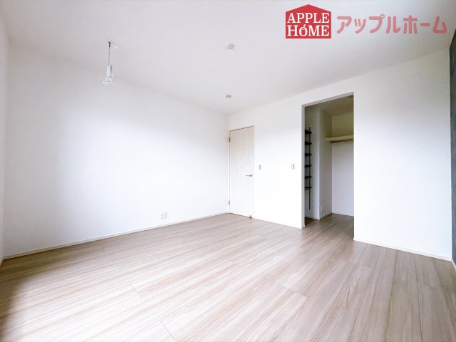 [新築住宅] 坂戸市片柳 3期 全3区画の洋室|２階居室は全室収納あり！たっぷりある収納活用でお部屋もキレイを保てます♪