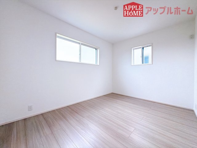 [新築住宅] 坂戸市片柳 3期 全3区画の洋室|２階居室は全室収納あり！たっぷりある収納活用でお部屋もキレイを保てます♪