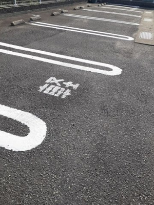 【駐車場】 | トゥールコネッサンス | 駐車場に車を止められます