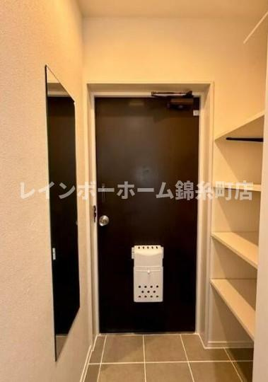 ストーク両国秀山の玄関
