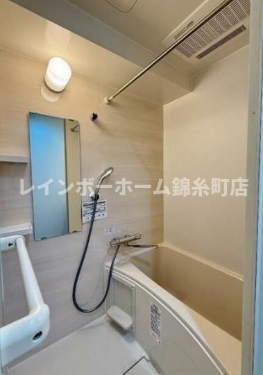 ストーク両国秀山の浴室