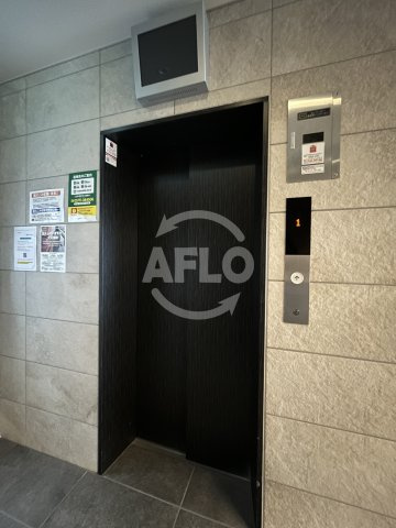 シャーメゾンサクセス新大阪の内装|エレベーター