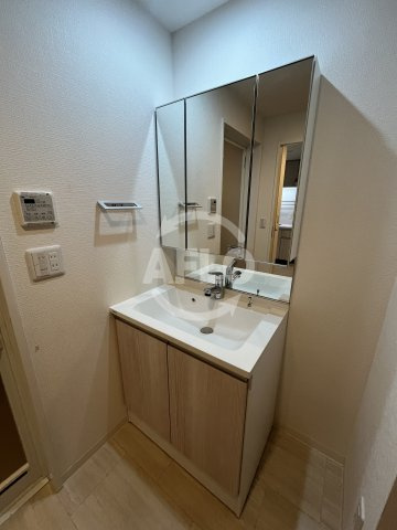 シャーメゾンサクセス新大阪の独立洗面台|洗面台