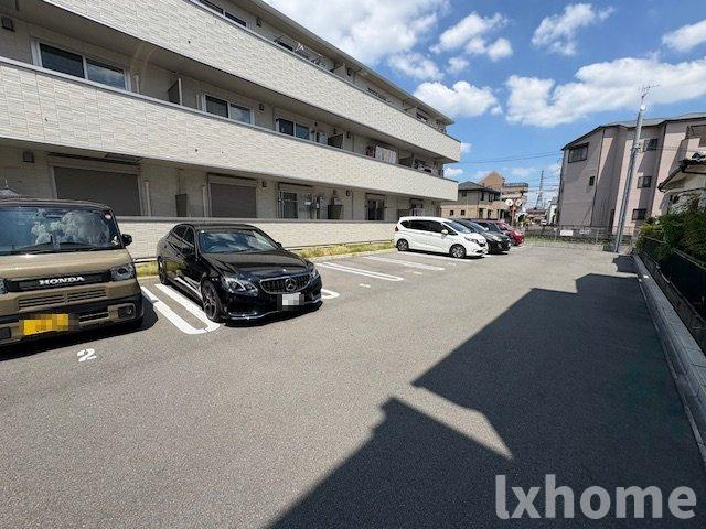 セジュール南耳原の駐車場|車をお持ちの方に嬉しい駐車場付きの物件です
