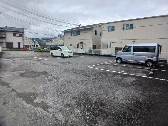 グレースガーデンⅡの駐車場