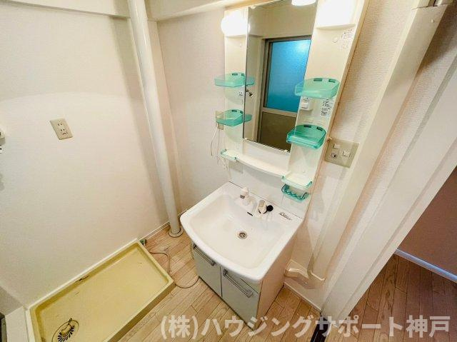 アムール本多聞の独立洗面台