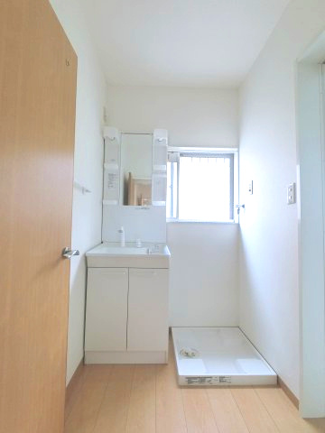 みやき町大字中津隈　３LDKの洗面所|コンパクトで使いやすい洗面所です。