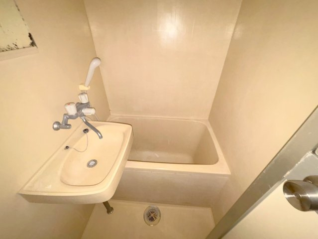 クリエール三津屋の浴室