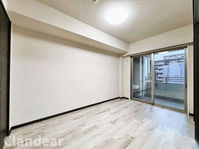 アーデル綾瀬コージーガーデンの洋室|ドキドキの新生活も、安心してスタート。ぴったりの住まいを見つけませんか？クランディアが一緒に住まい選びをサポートします‼　まずは、お気軽にお問合せください　＃クランディア