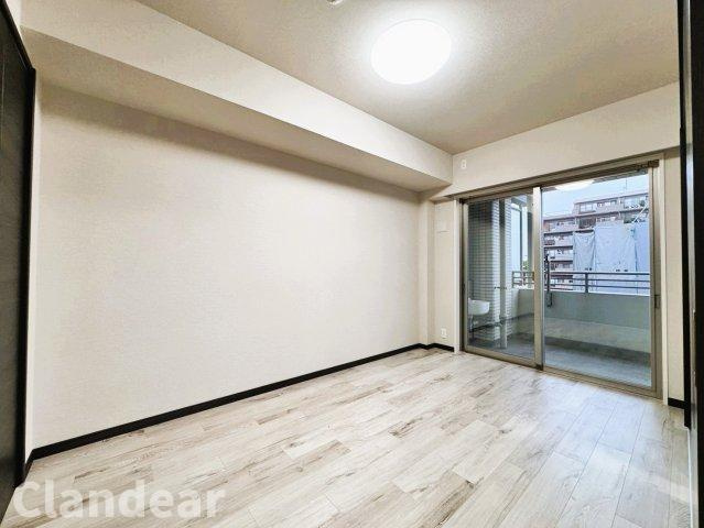 アーデル綾瀬コージーガーデンの洋室|ドキドキの新生活も、安心してスタート。ぴったりの住まいを見つけませんか？クランディアが一緒に住まい選びをサポートします‼　まずは、お気軽にお問合せください　＃クランディア