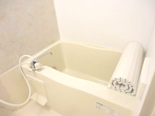 アンビシャス千葉城前の浴室