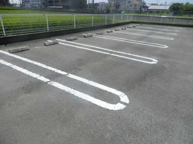 ヴィオラ壱番館Ａの駐車場