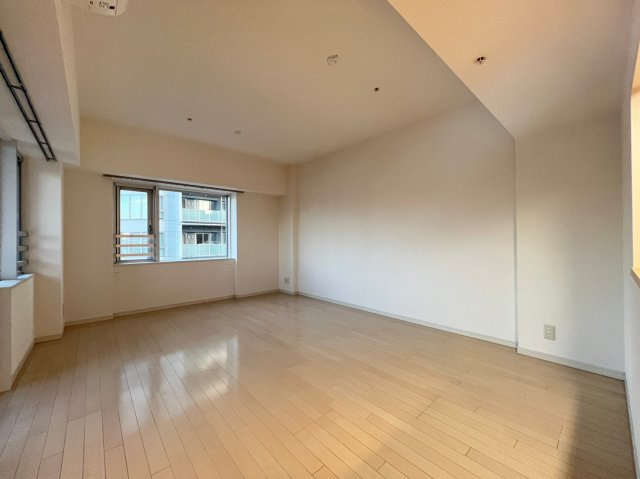 クロスレジデンス大阪新町の居間・リビング