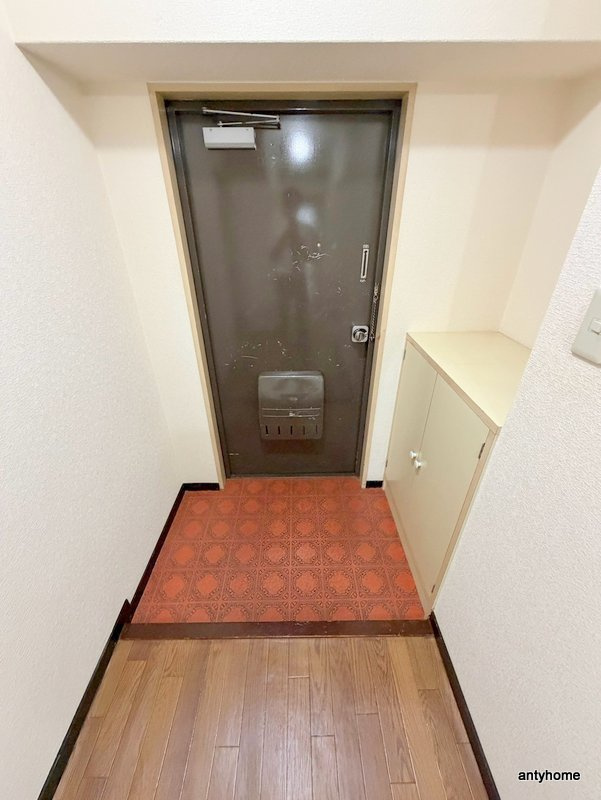 コボリマンション新大阪　仲介手数料無料の玄関