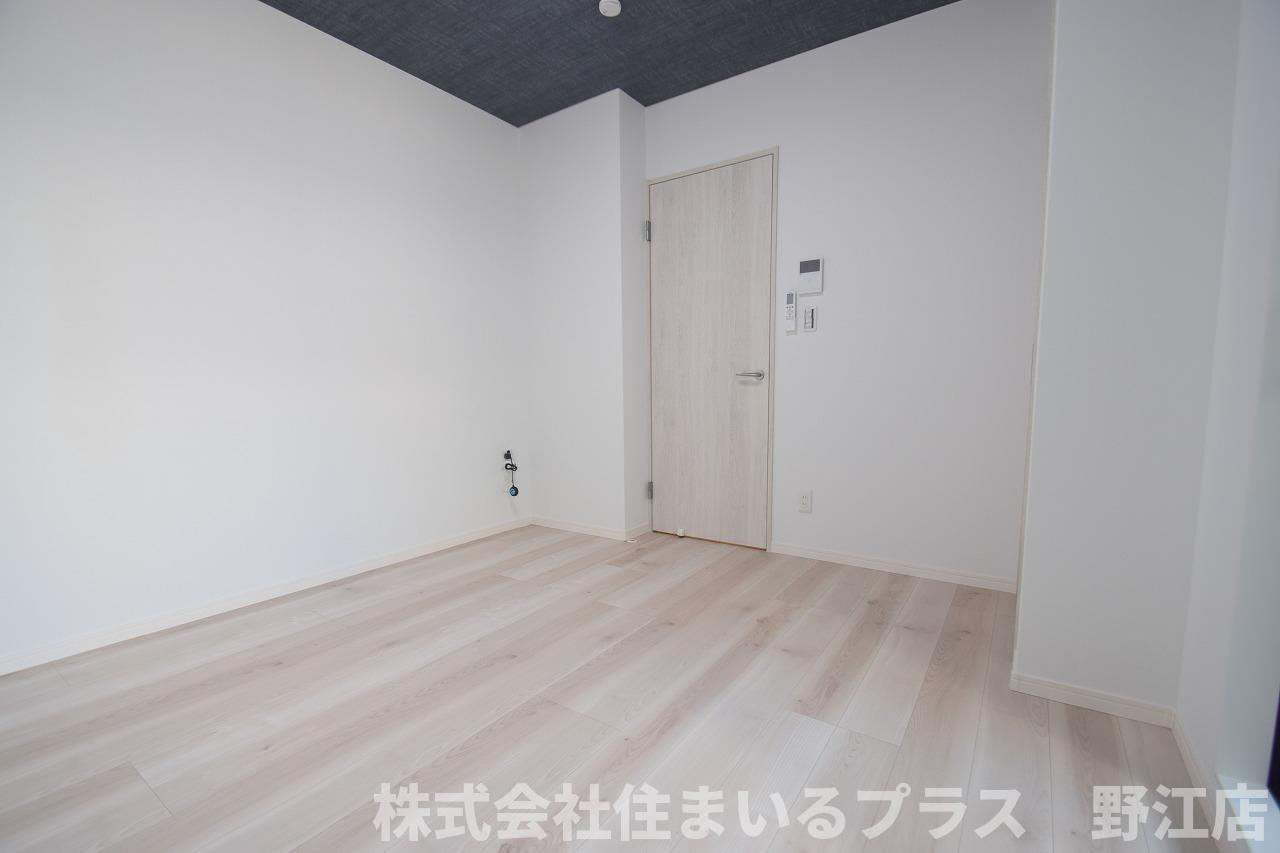 ＣＲＡＳＴＩＮＥ新森２丁目の居間・リビング
