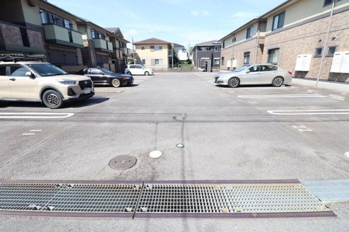 シャルマンBの駐車場
