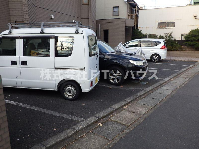 アルカディア21の駐車場