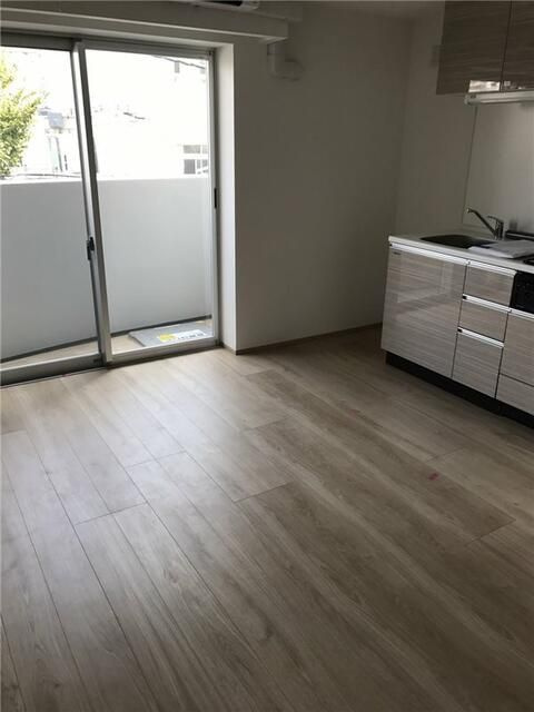 Ｂ　ＣＩＴＹ　ＡＰＡＲＴＭＥＮＴ　ＳＨＩＮＪＵＫＵ　ＮＷの居間・リビング