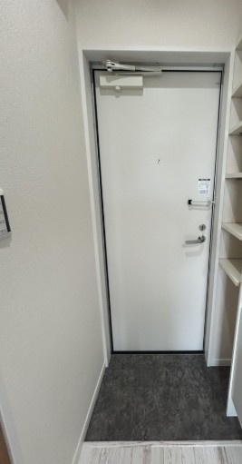 プルミエールよつ木の玄関