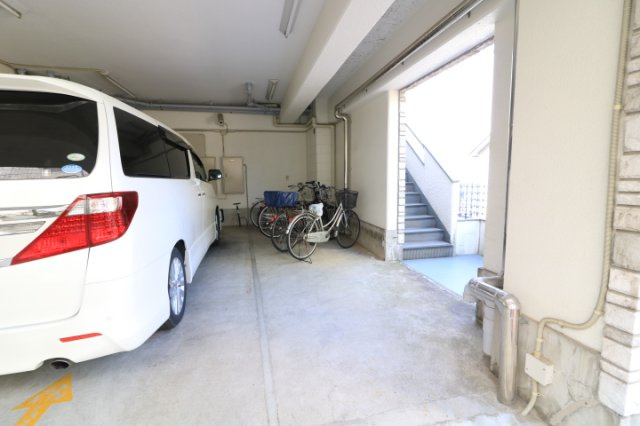 【駐車場】