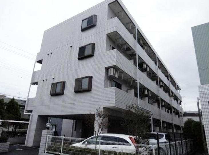 プラーティット本中山の外観