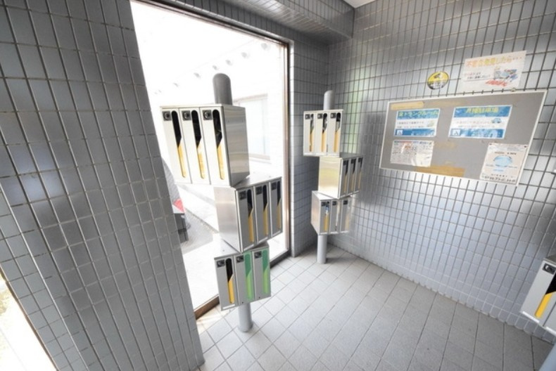 プラーティット本中山のロビー