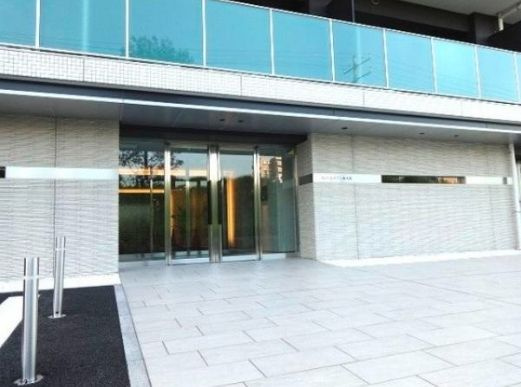 フェールメゾン西大島のエントランス|清潔なエントランスです