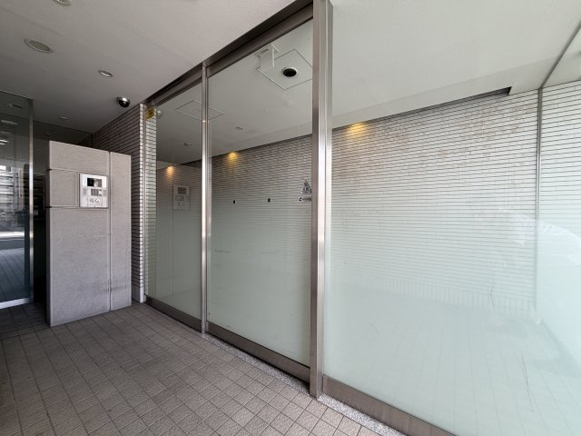 LAVIS(ラヴィ)のエントランス