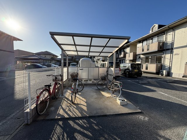 グッドワンの駐車場