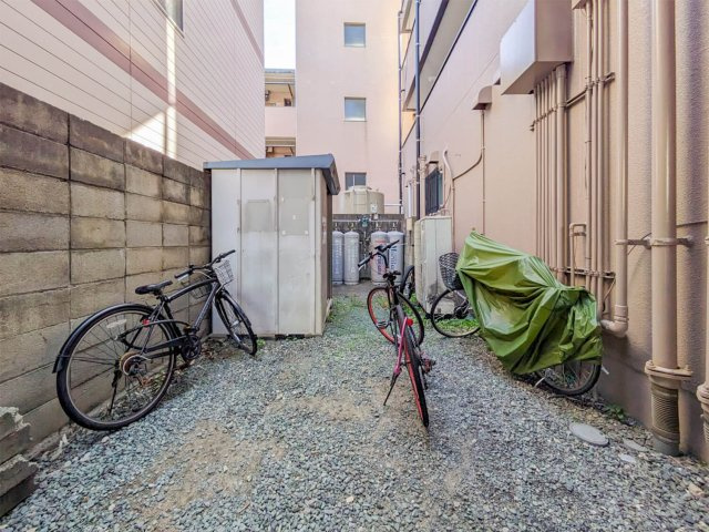 【その他共用部分】 | 愛和九大前ビル | 駐輪スペースがあります