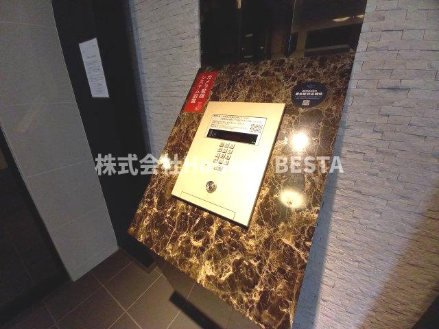 プレサンス新神戸駅前のエントランス