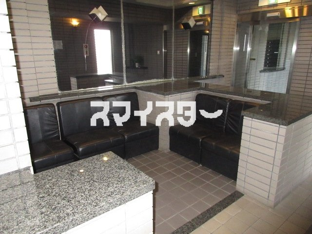 ワコーレ河辺Ⅱのロビー