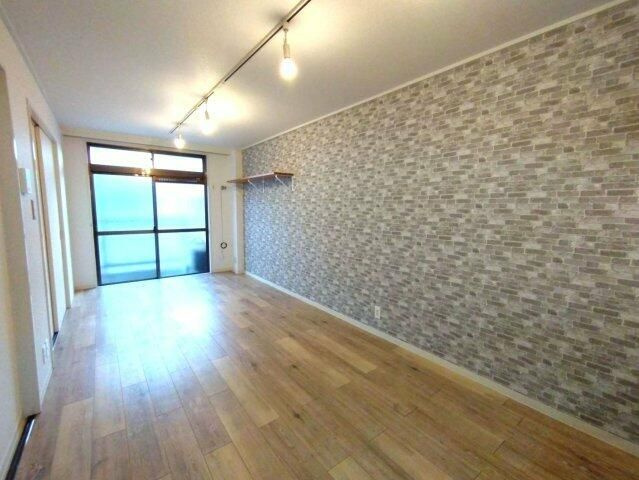 アーバンフラット壱番館の居間・リビング