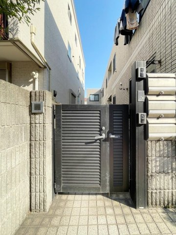 フォレスタ田園調布のエントランス