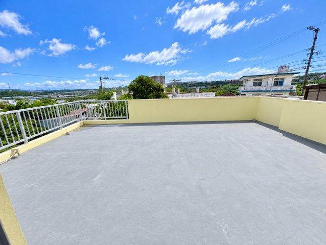 豊見城市饒波 中古戸建てのバルコニー|見晴らしの良い広々バルコニー
