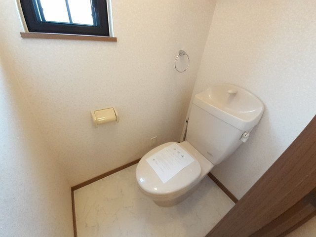 パイングローヴヒルズＣのトイレ|清潔感のあるトイレです