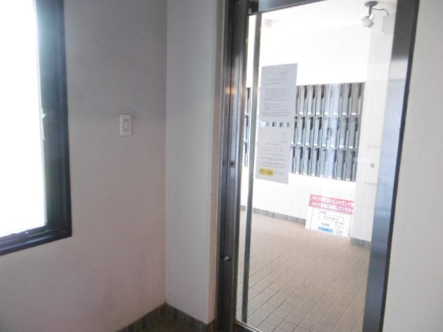 【エントランス】 | センチュリー玉川 | 落ち着いたエントランスです