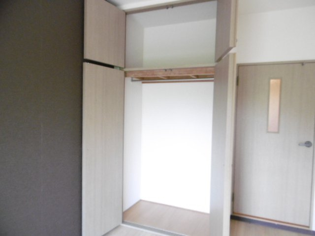 【収納】 | センチュリー玉川 | たっぷりとした収納スペースです（同物件別室の写真です）
