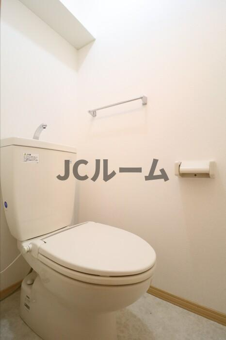 I markのトイレ|同建物内、同間取りの別の部屋の写真です