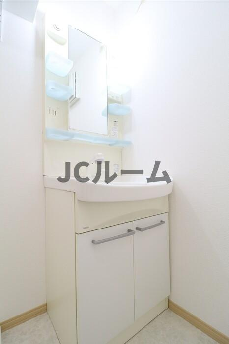 I markの洗面所|同建物内、同間取りの別の部屋の写真です