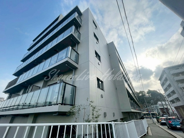 横浜市中区新山下２丁目の賃貸マンションの外観