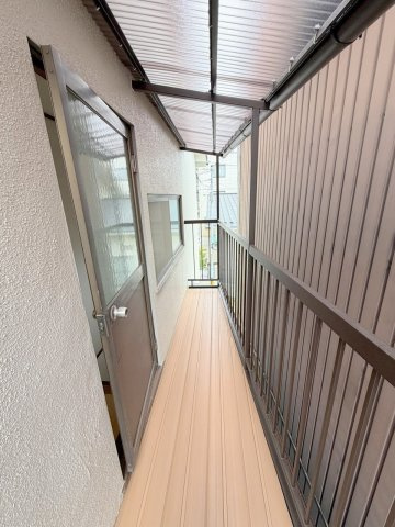 広島市西区観音町の一戸建てのバルコニー