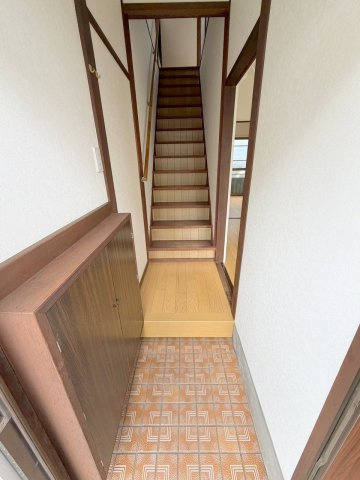 広島市西区観音町の一戸建ての玄関