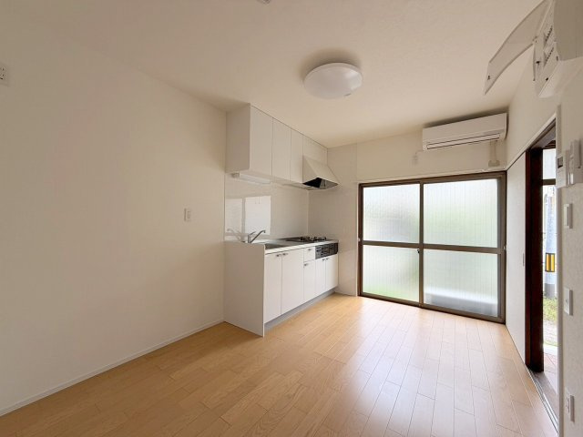 広島市西区観音町の一戸建ての居間・リビング
