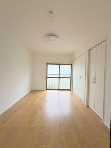 広島市西区観音町の一戸建ての居間・リビング