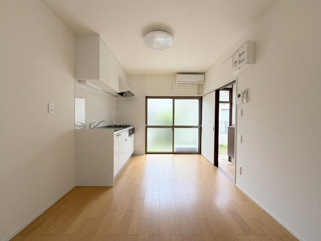広島市西区観音町の一戸建ての居間・リビング